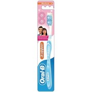 ORAL-B Зубная щетка 3_Effect Деликатное отбеливание 40 cередня 1шт